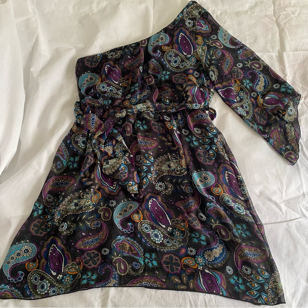 Lot’s of Love by Speechless Paisley Print One Shoulder Dress size large